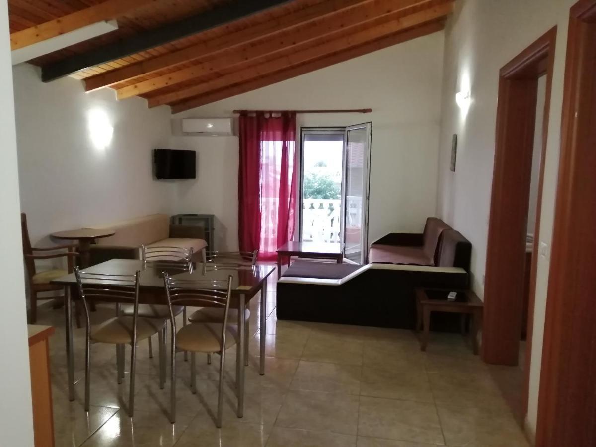 Irini Apartments Керамоті Екстер'єр фото
