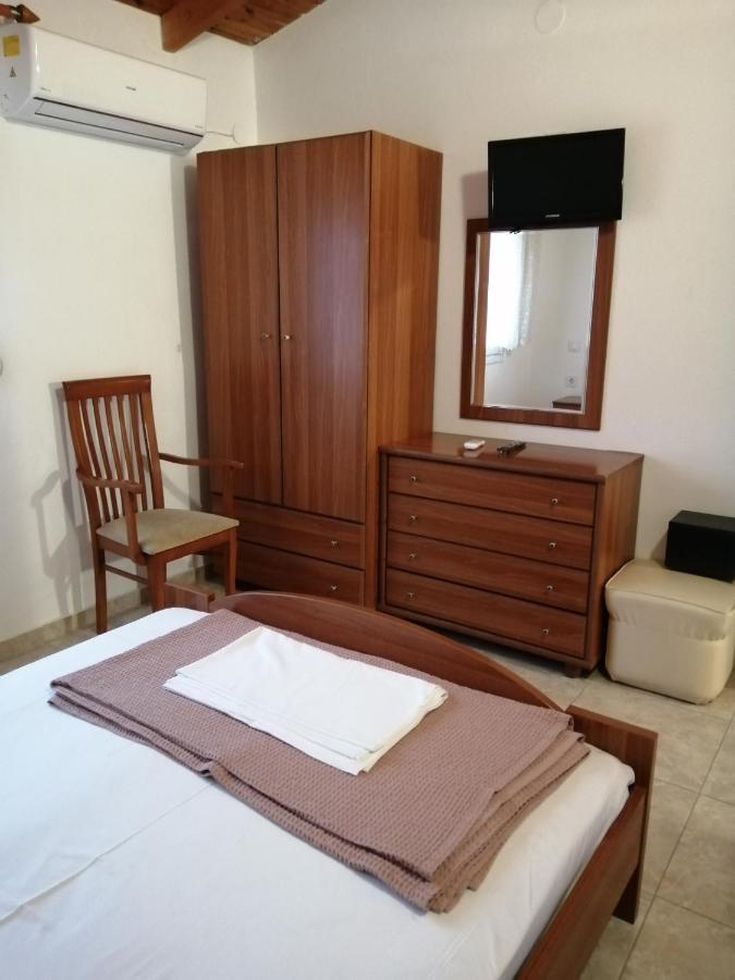 Irini Apartments Керамоті Екстер'єр фото