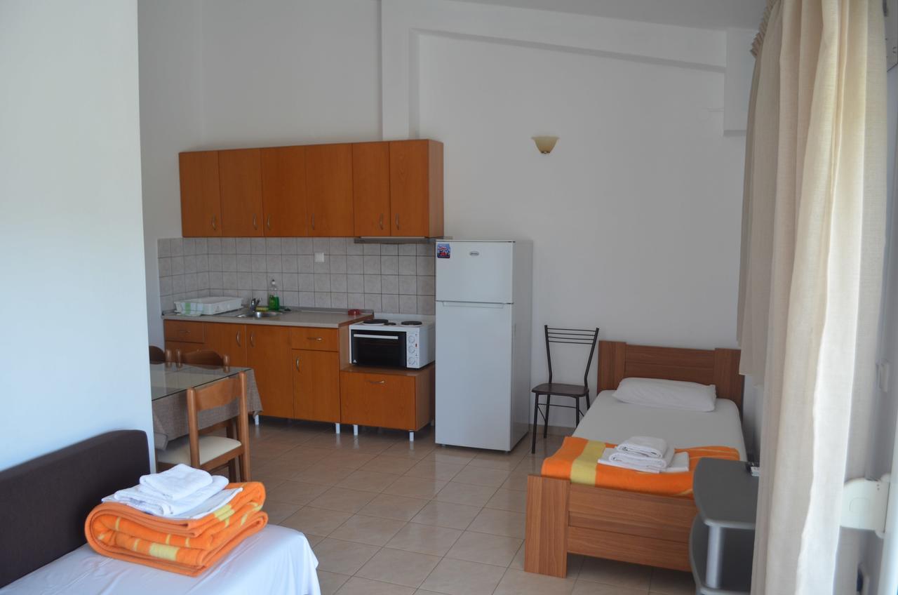 Irini Apartments Керамоті Екстер'єр фото