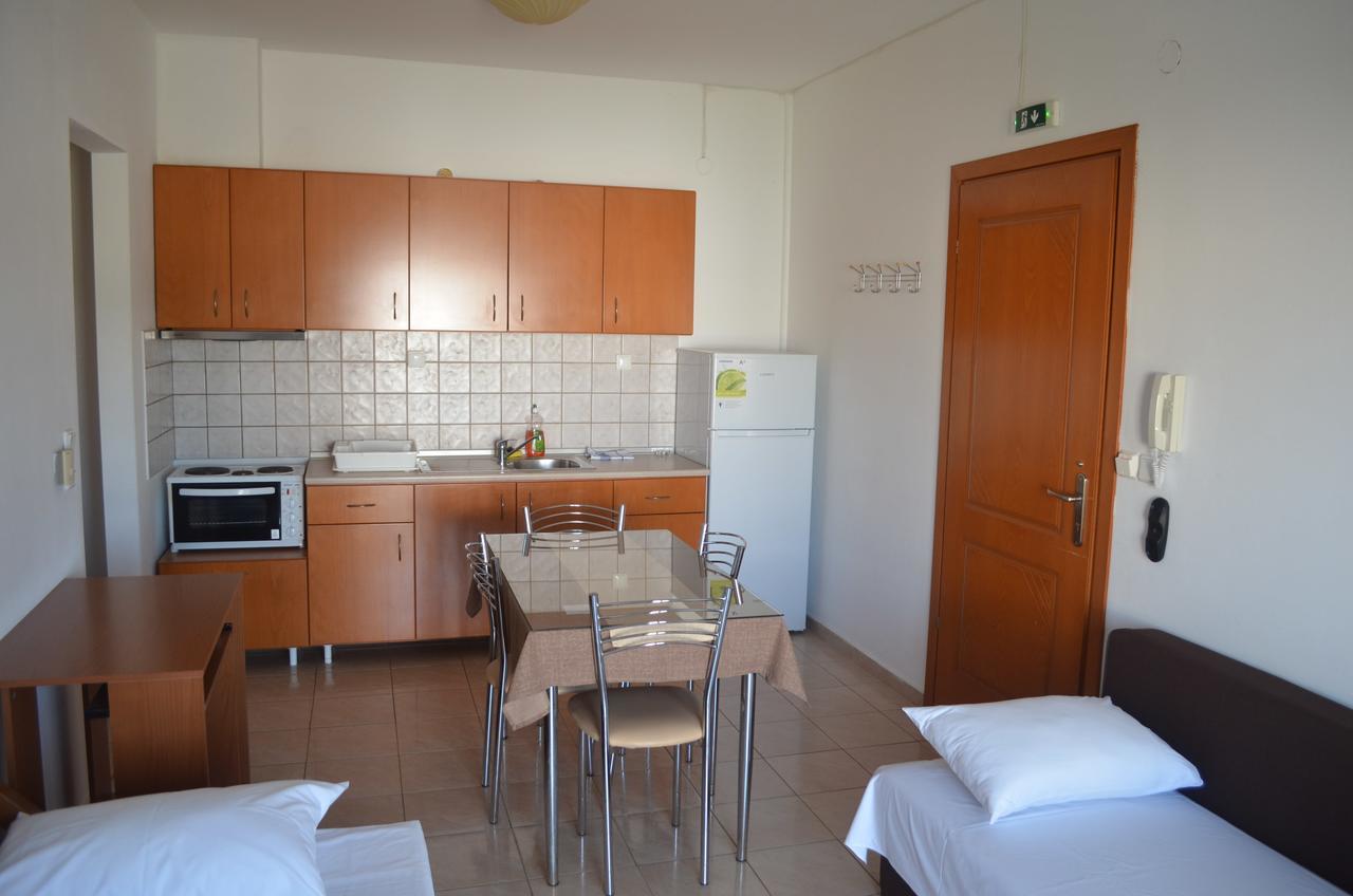 Irini Apartments Керамоті Екстер'єр фото